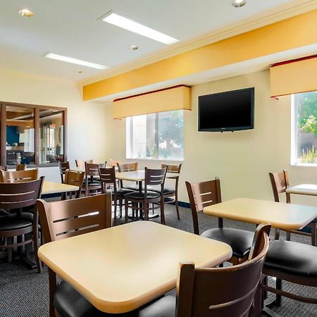 Fairfield Inn By Marriott Tracy Exteriör bild
