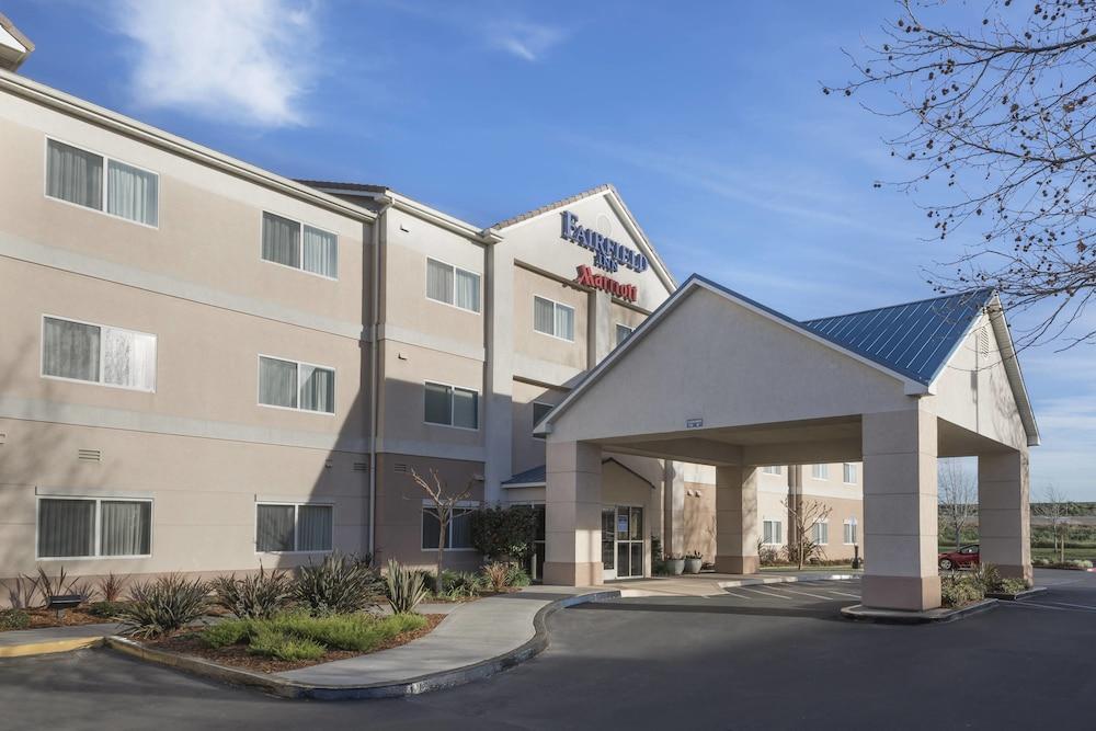 Fairfield Inn By Marriott Tracy Exteriör bild
