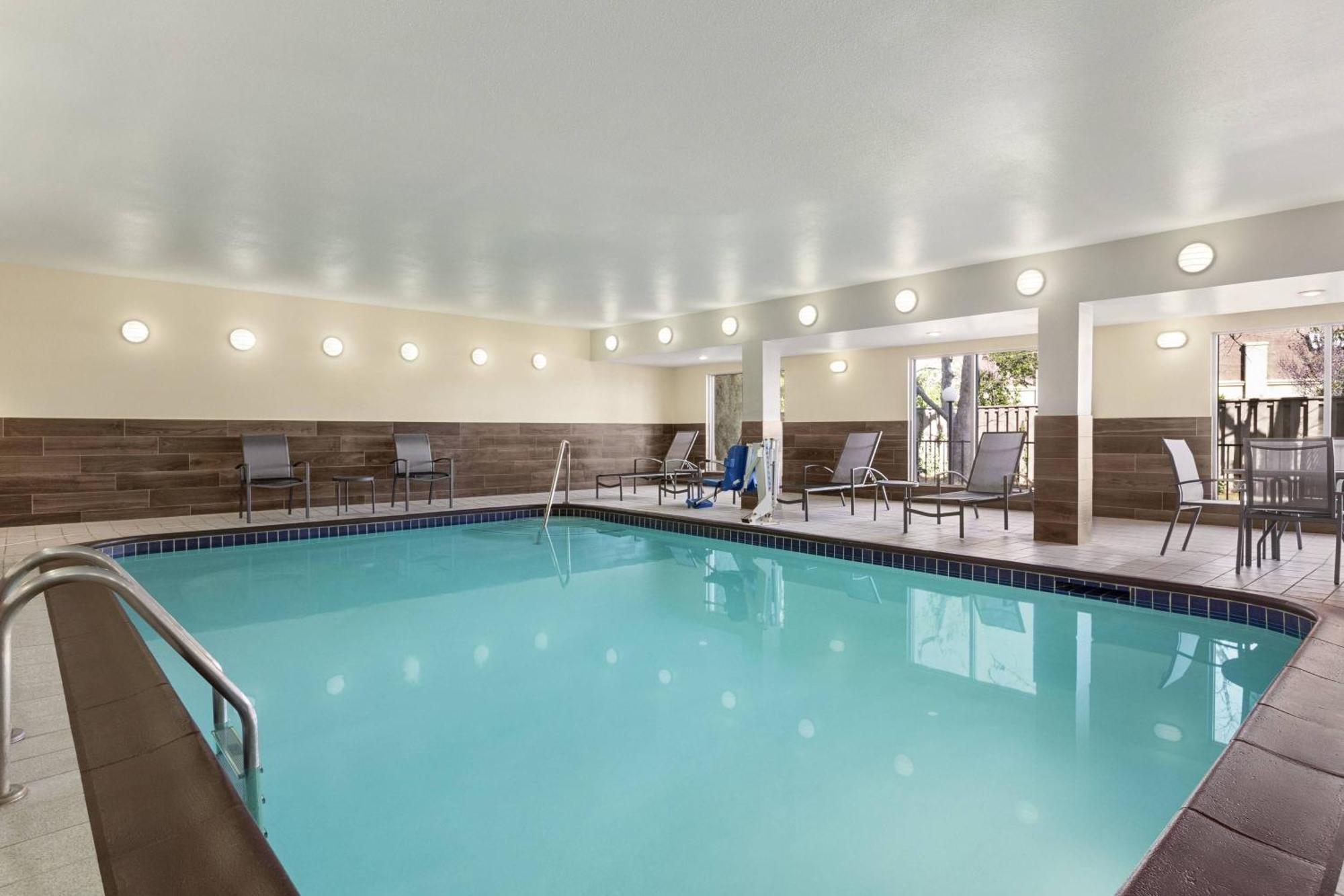Fairfield Inn By Marriott Tracy Exteriör bild