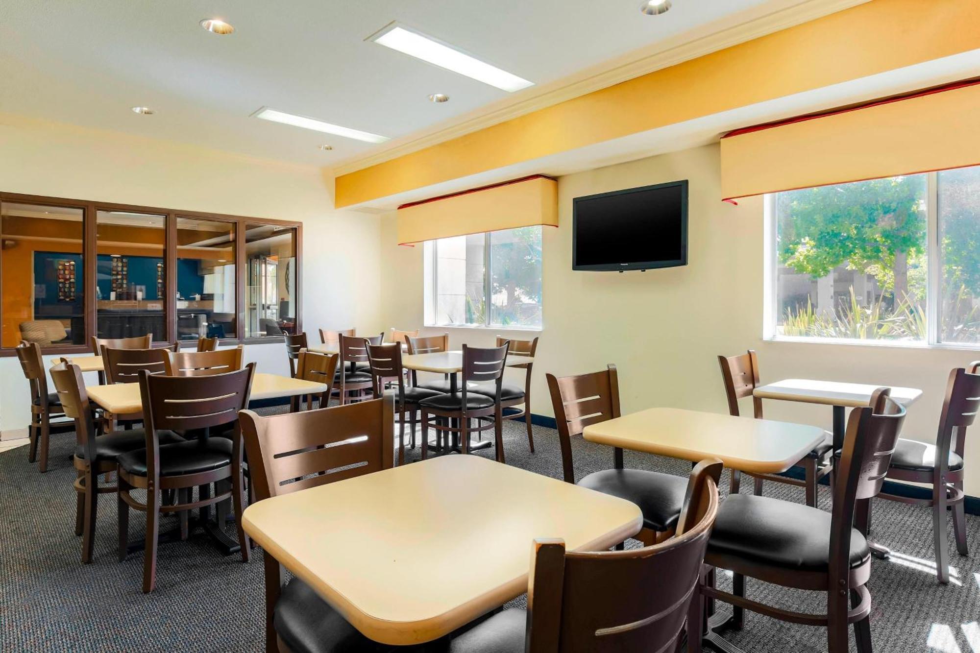 Fairfield Inn By Marriott Tracy Exteriör bild