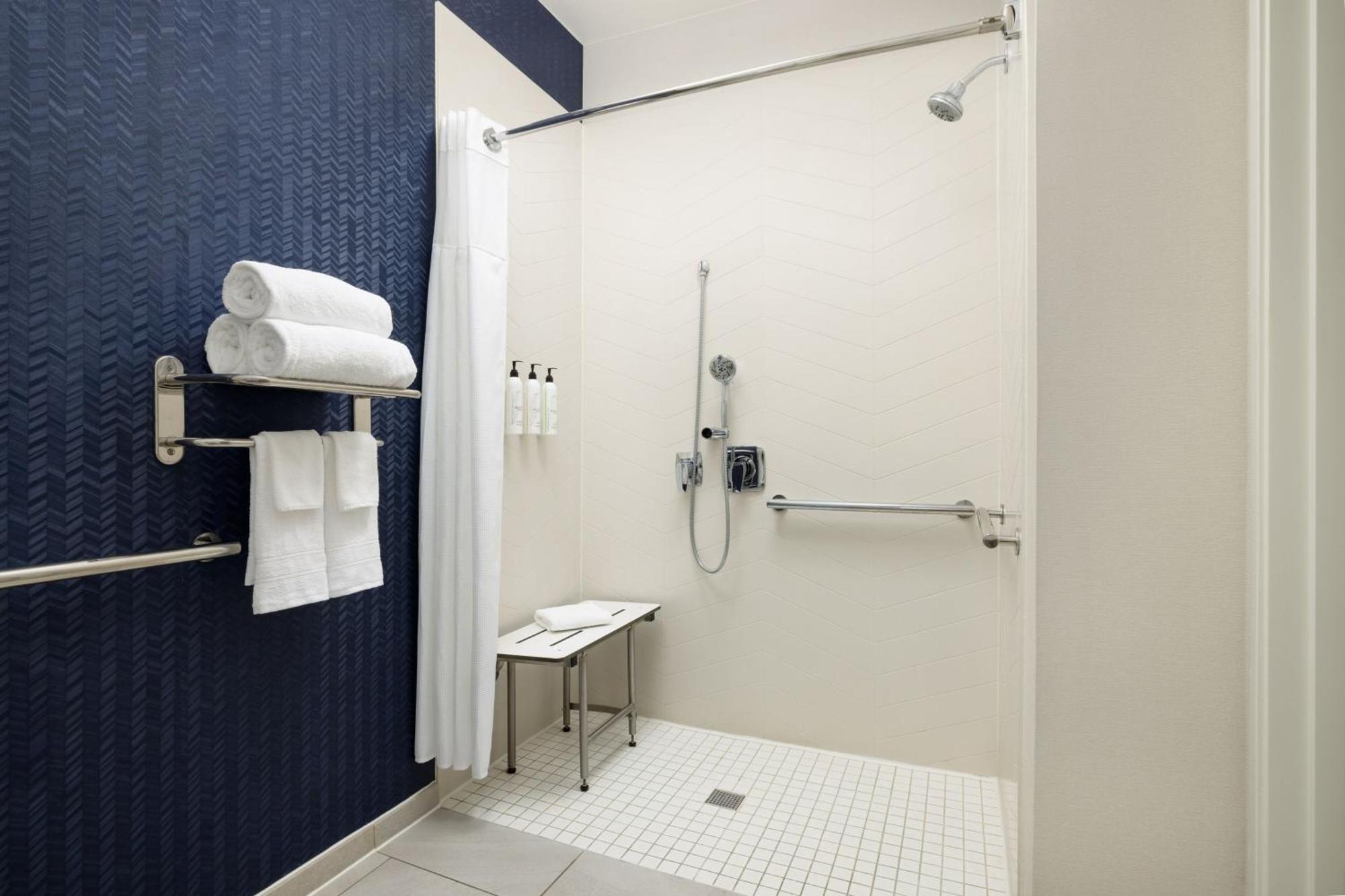 Fairfield Inn By Marriott Tracy Exteriör bild