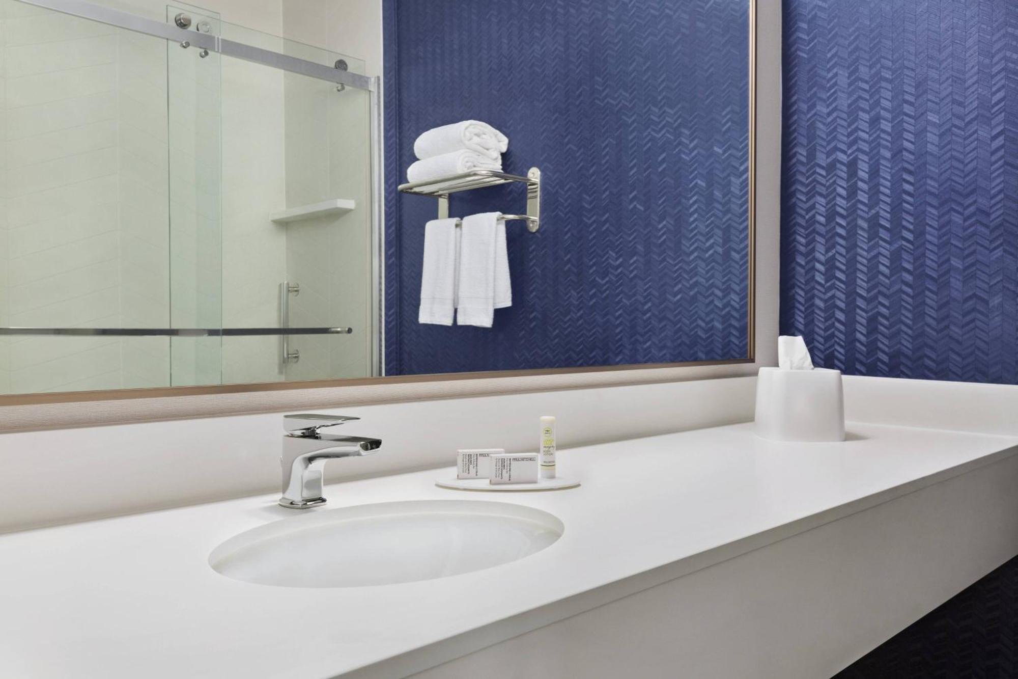 Fairfield Inn By Marriott Tracy Exteriör bild