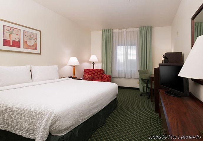 Fairfield Inn By Marriott Tracy Exteriör bild