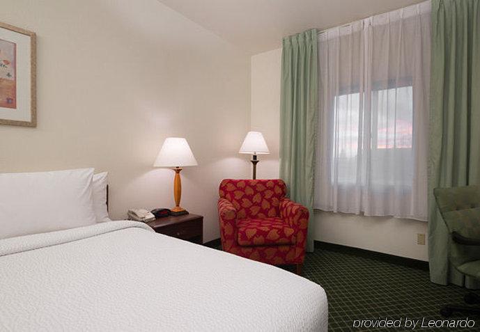 Fairfield Inn By Marriott Tracy Exteriör bild