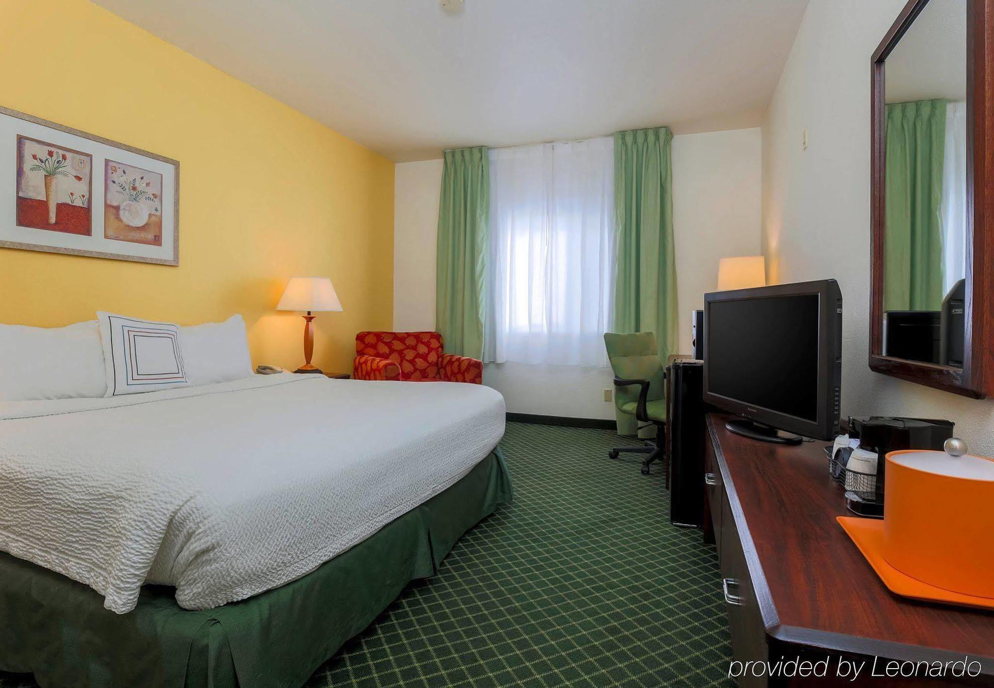 Fairfield Inn By Marriott Tracy Exteriör bild