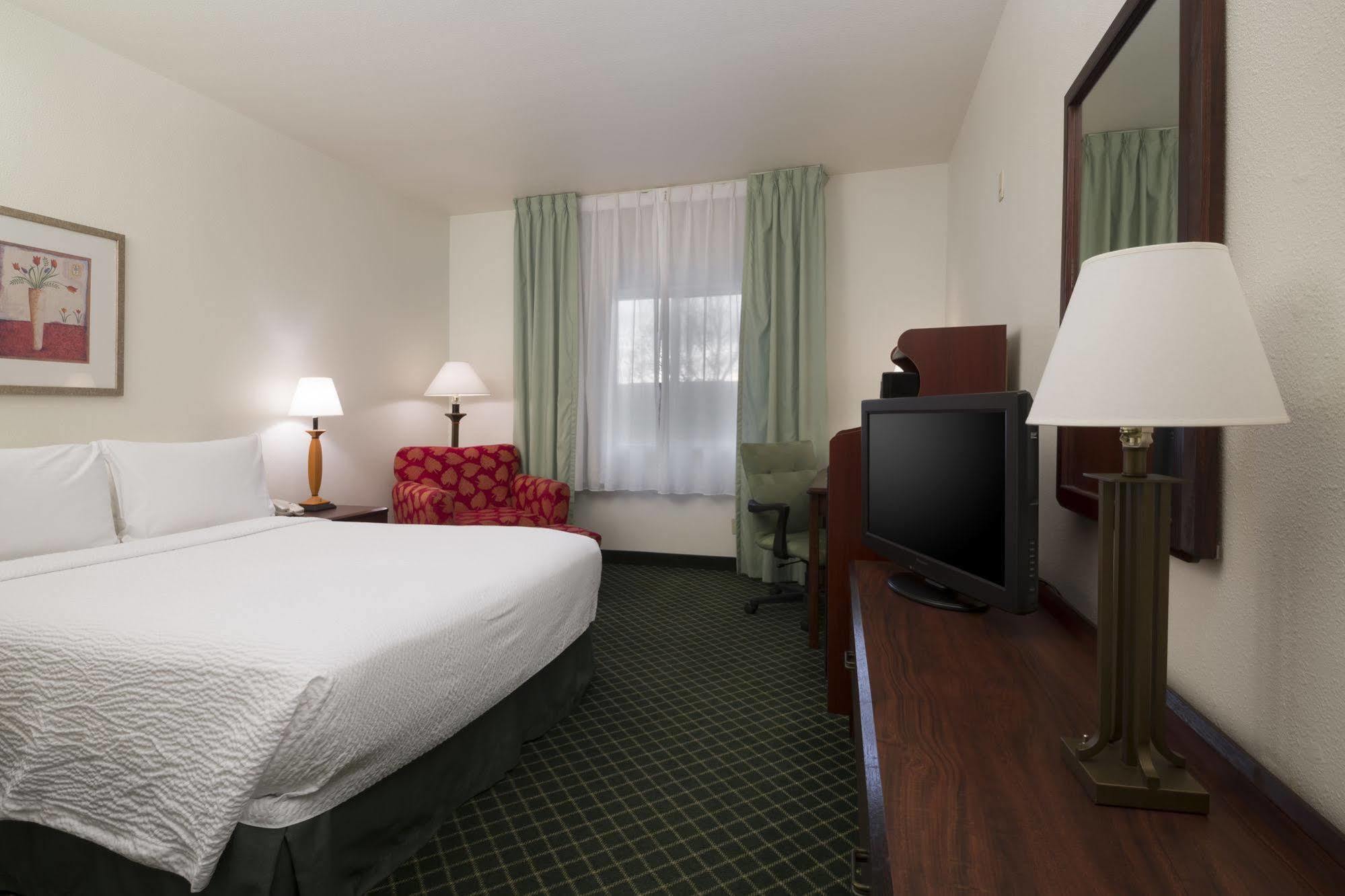 Fairfield Inn By Marriott Tracy Exteriör bild