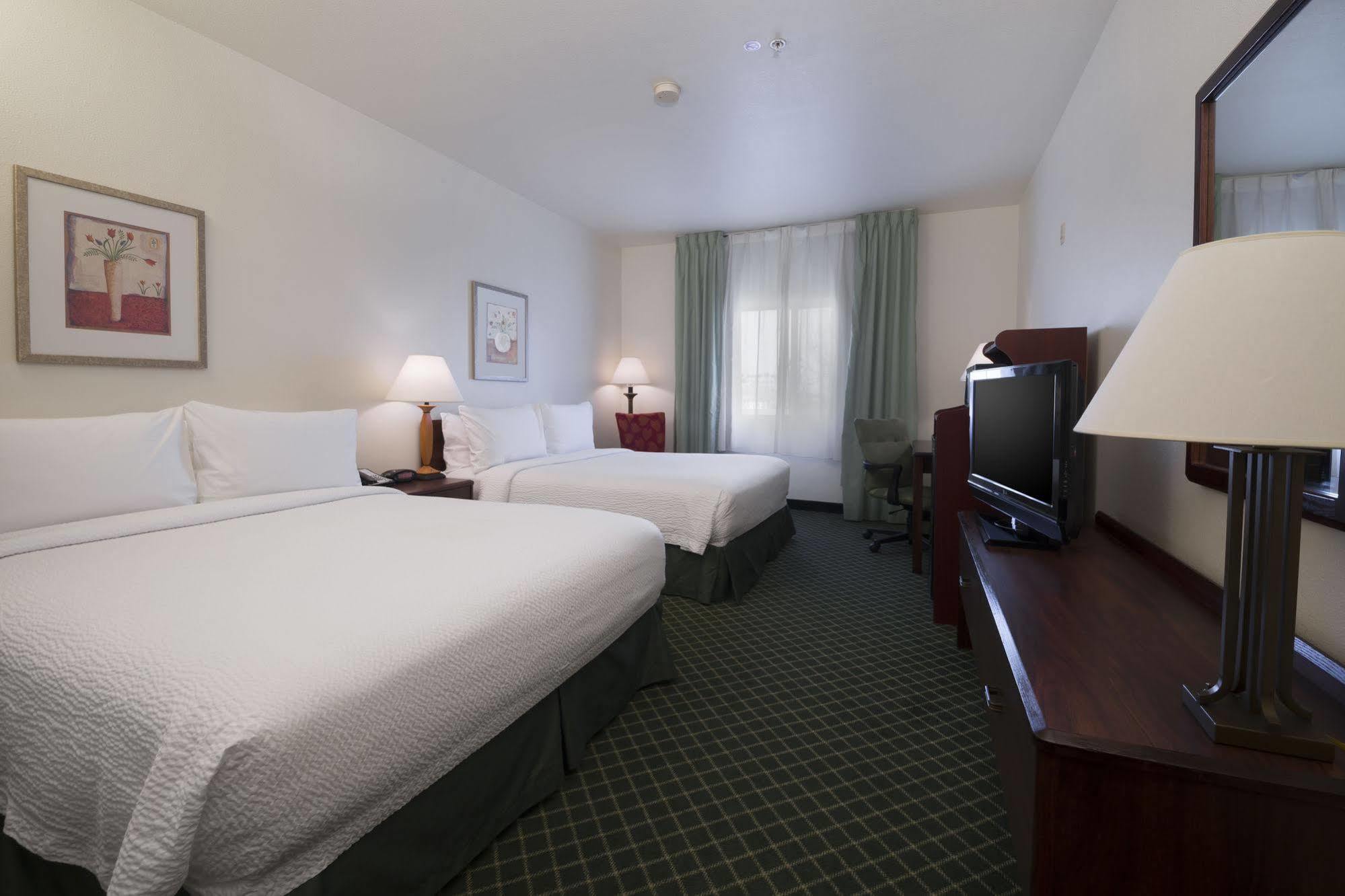 Fairfield Inn By Marriott Tracy Exteriör bild
