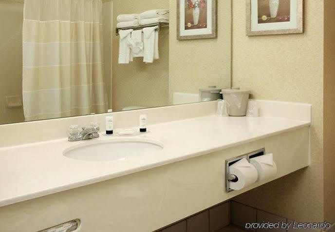 Fairfield Inn By Marriott Tracy Exteriör bild