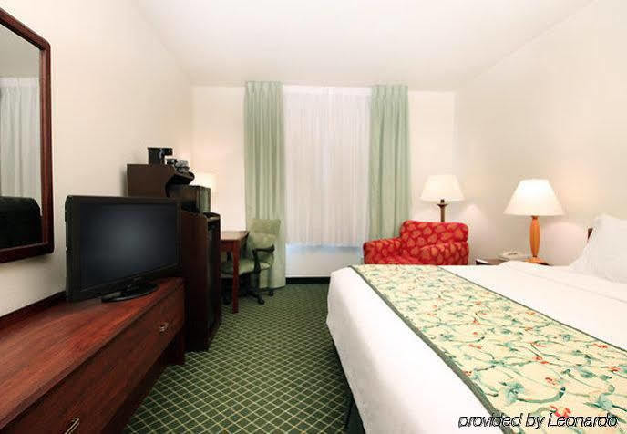 Fairfield Inn By Marriott Tracy Exteriör bild